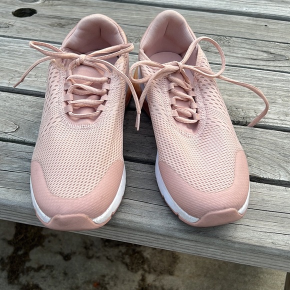 AVÍA - Picture 7 of 7